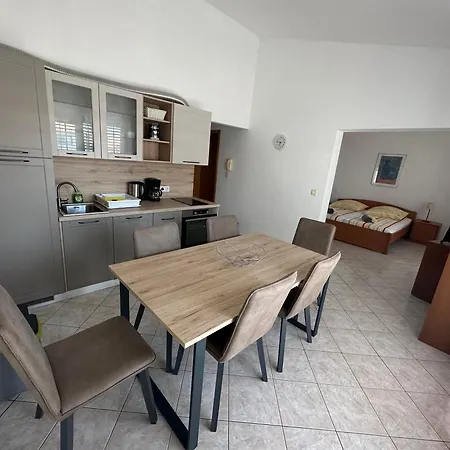 Apartmán Mira Pula